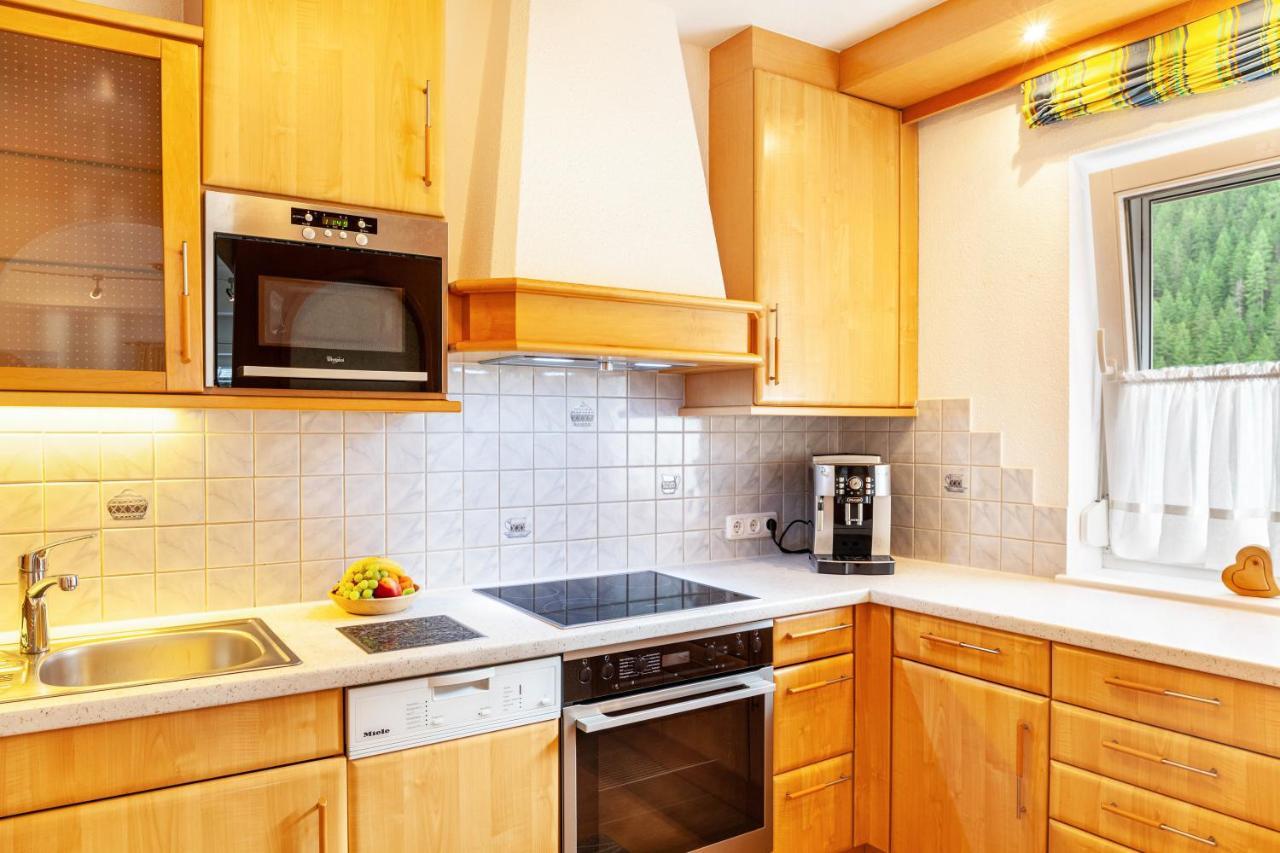 Haus Alpenheim Apartment 3 Tux Bagian luar foto