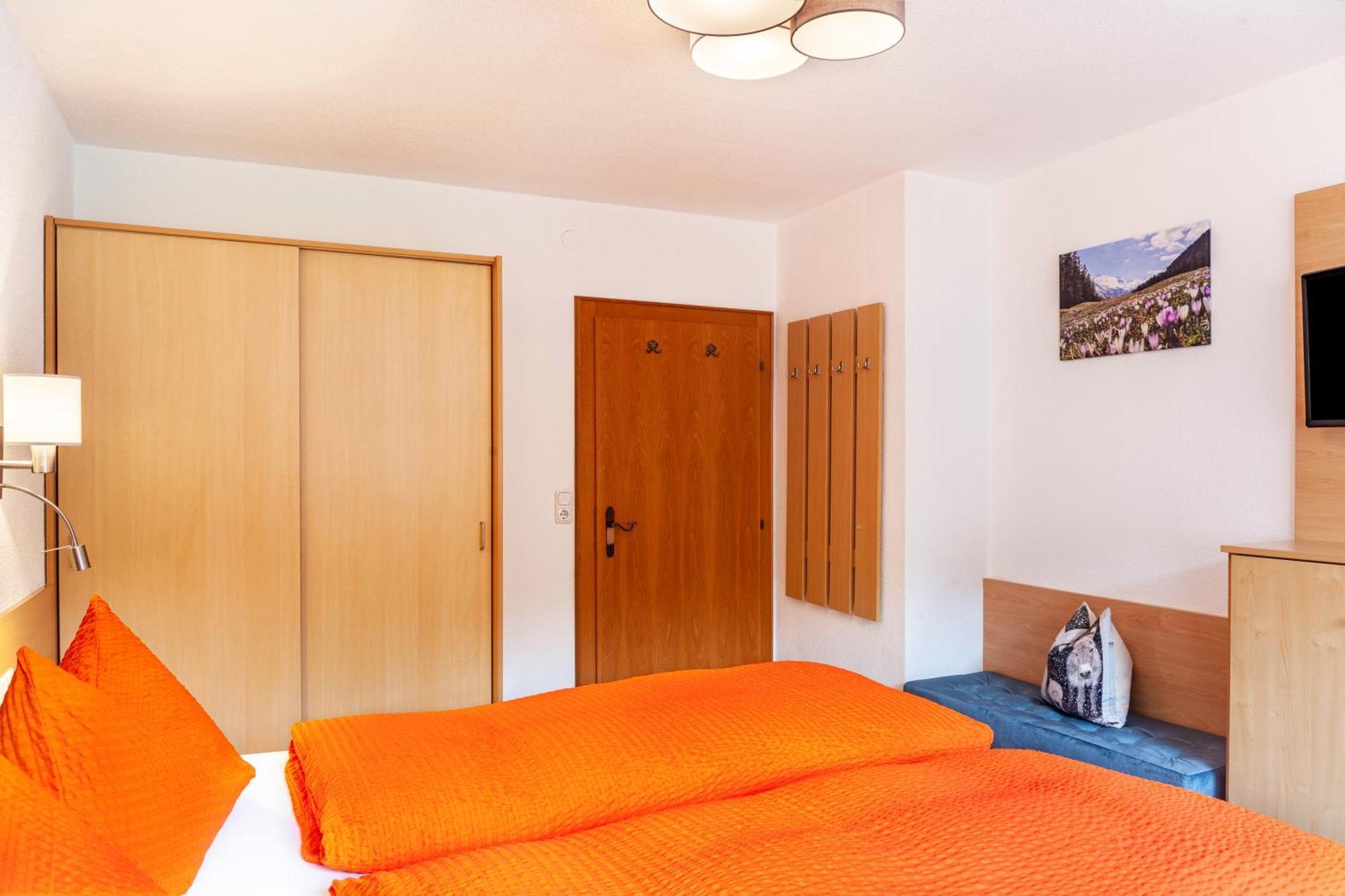 Haus Alpenheim Apartment 3 Tux Bagian luar foto