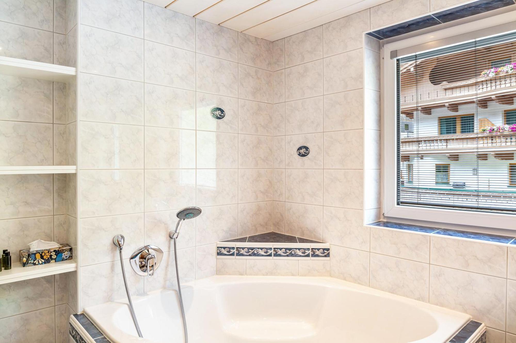 Haus Alpenheim Apartment 3 Tux Bagian luar foto